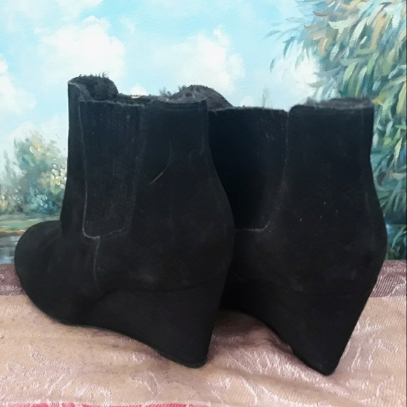 Saks Fifth Avenue Willa Wedge Ankle Boots - Size 9 Black Leather Boots - Picture 8 of 11